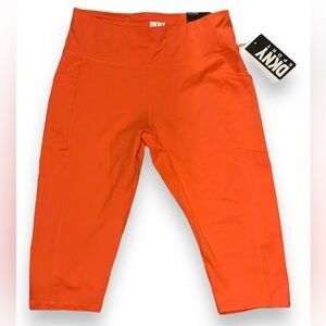 DKNY Sport High Waisted Capri Leggings M NWT | Workout Athleisure Yoga Pilates